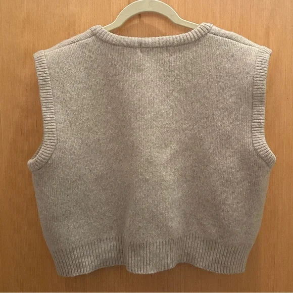 Cream Colored Cropped Wool Sweater Vest - Picture 2 of 4